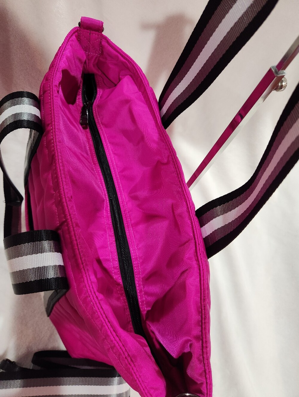 Think Royln Junior Wingman Fuchsia Color Tote, NWOT - Picture 8 of 13